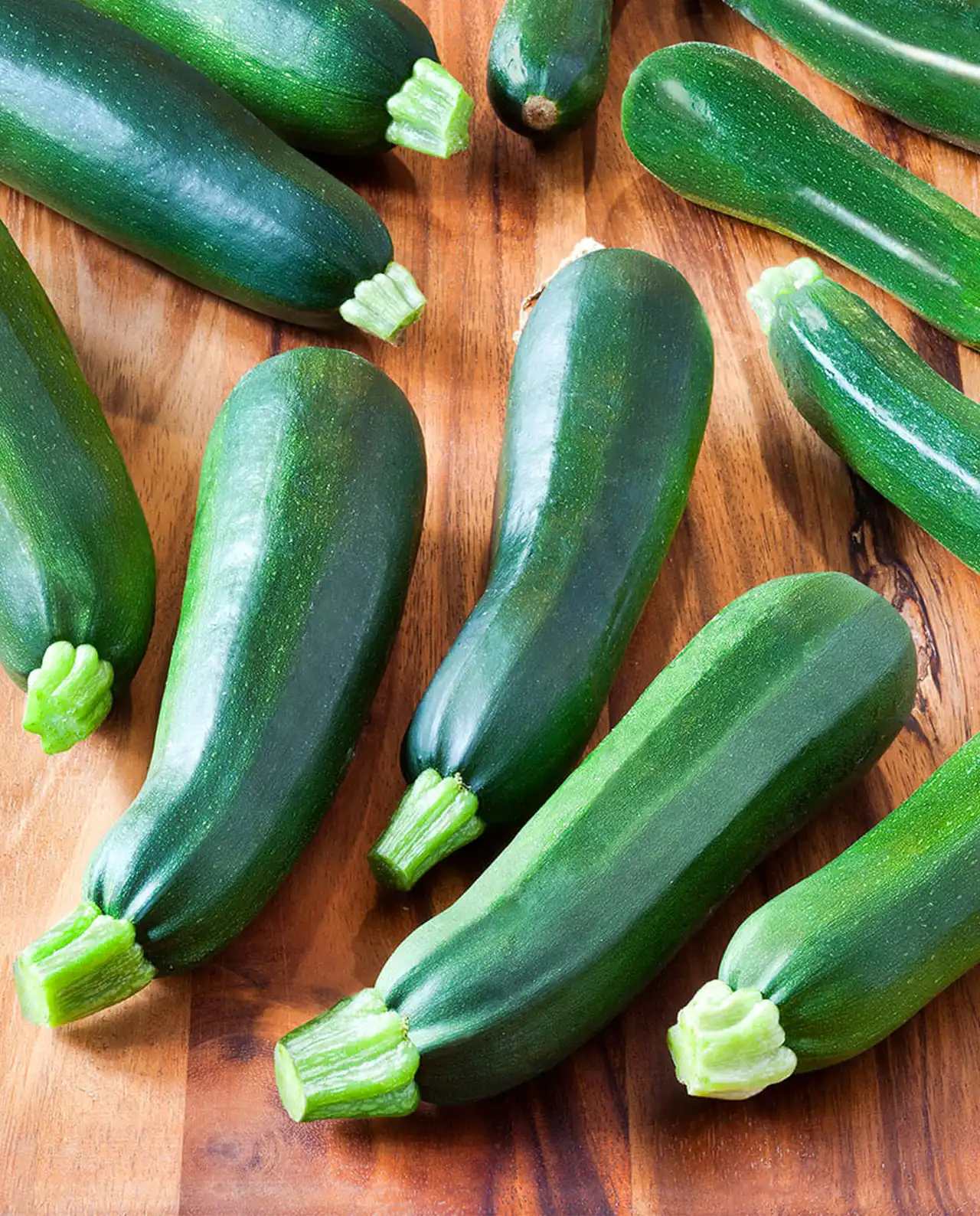 ซุกินี Raven Dark Green Zucchini